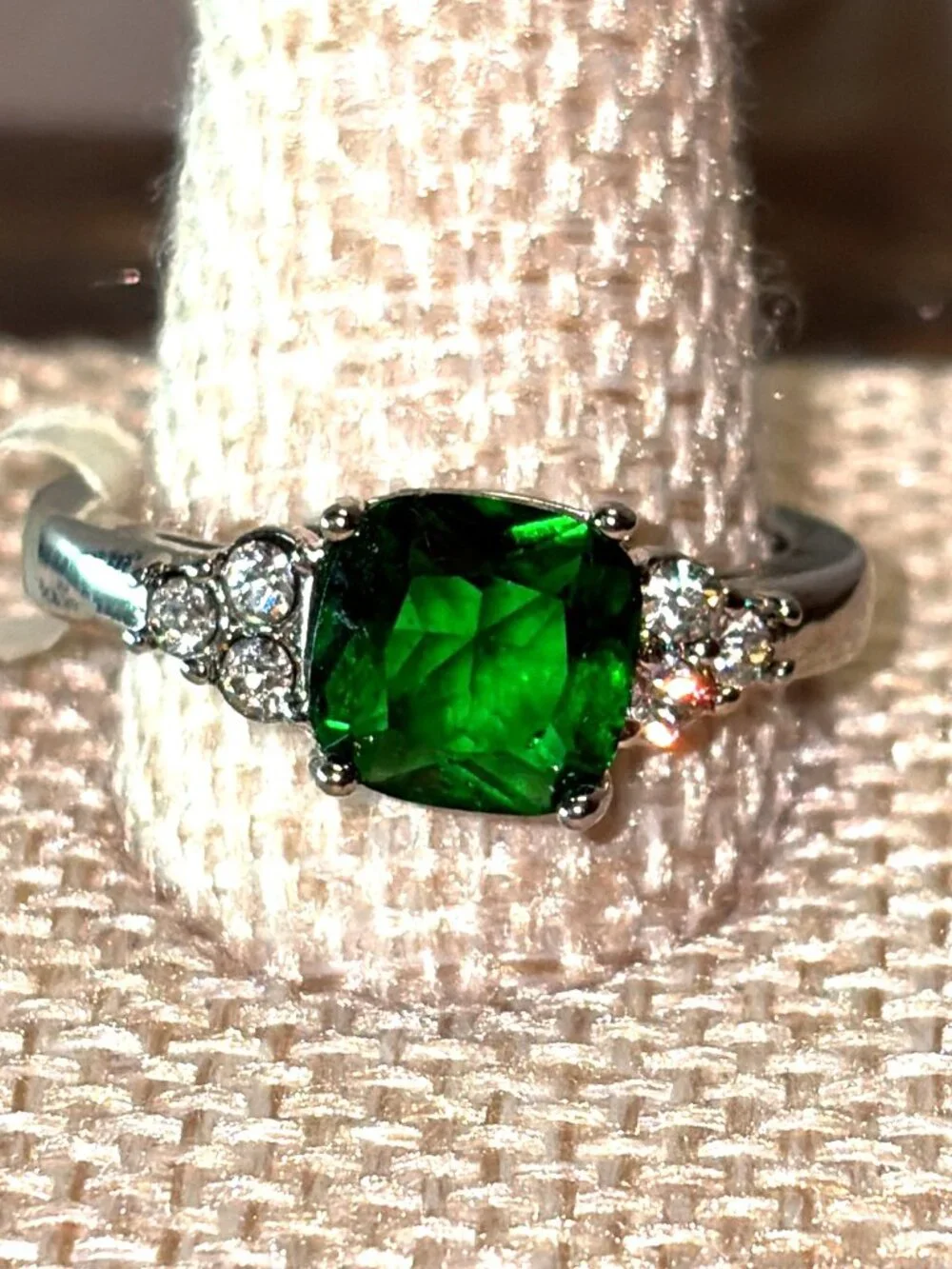 Emerald Green CZ Cushion Cut Cocktail Statement Ring Silver Tone Size 8 NWT